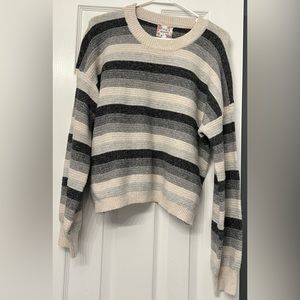 Women’s crop sweater